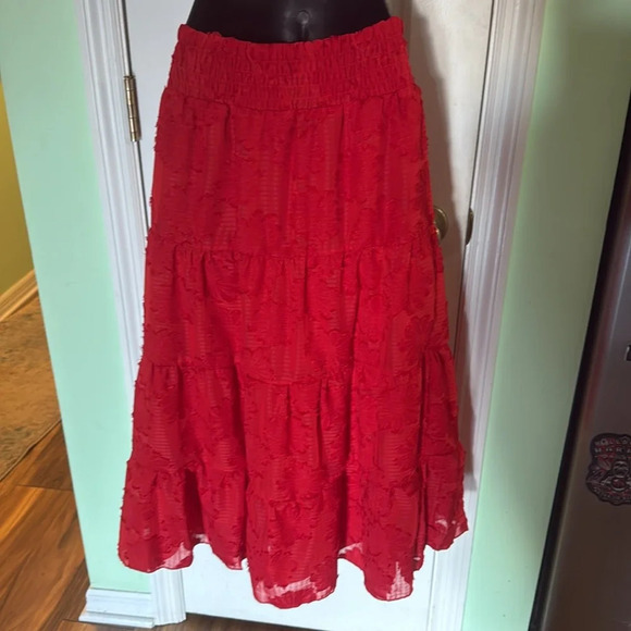 Lulus Red Tiered Side Slit Skirt with Flower Detailing on Full Skirt Size M - Picture 5 of 11